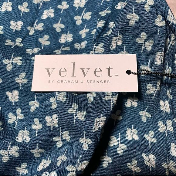 Velvet by Graham & Spencer anthropologie blue floral tank top size Medium - Picture 8 of 9